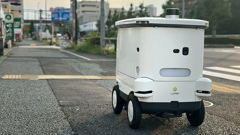 技術実証から商用導入へ、地域に溶け込む自動配送ロボット「LOMBY」の挑戦 イメージ