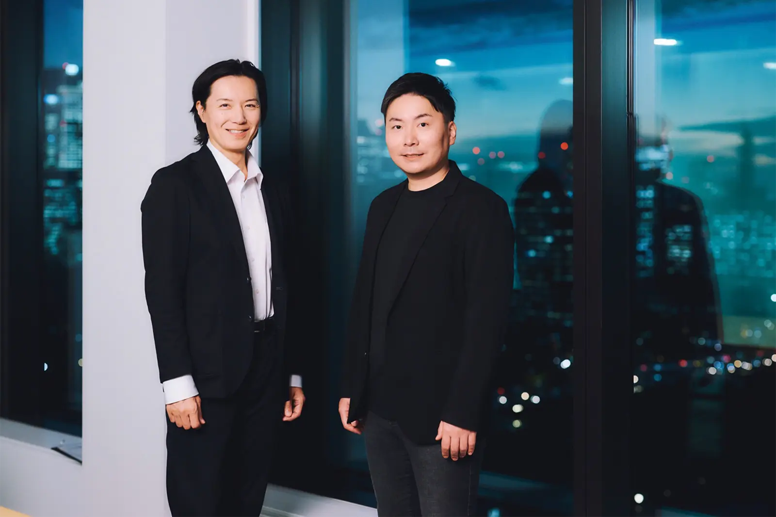 (写真左から)株式会社SYMMETRY エバンジェリスト 沼倉正吾氏、当時プロトスター株式会社でプロジェクトを担当した現HAKOBUNE Founding Partner 栗島祐介氏