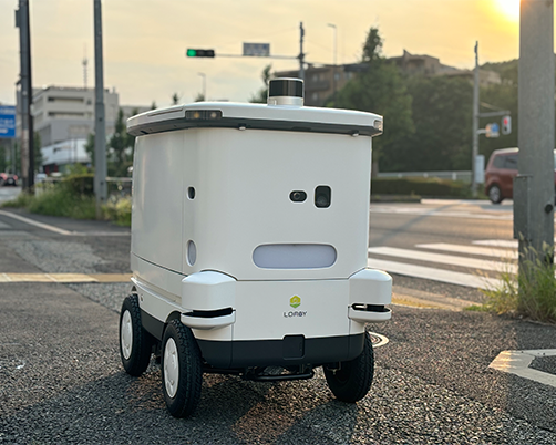 自動走行ロボットLOMBY