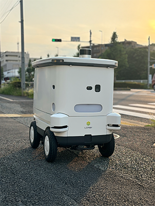 自動走行ロボットLOMBY